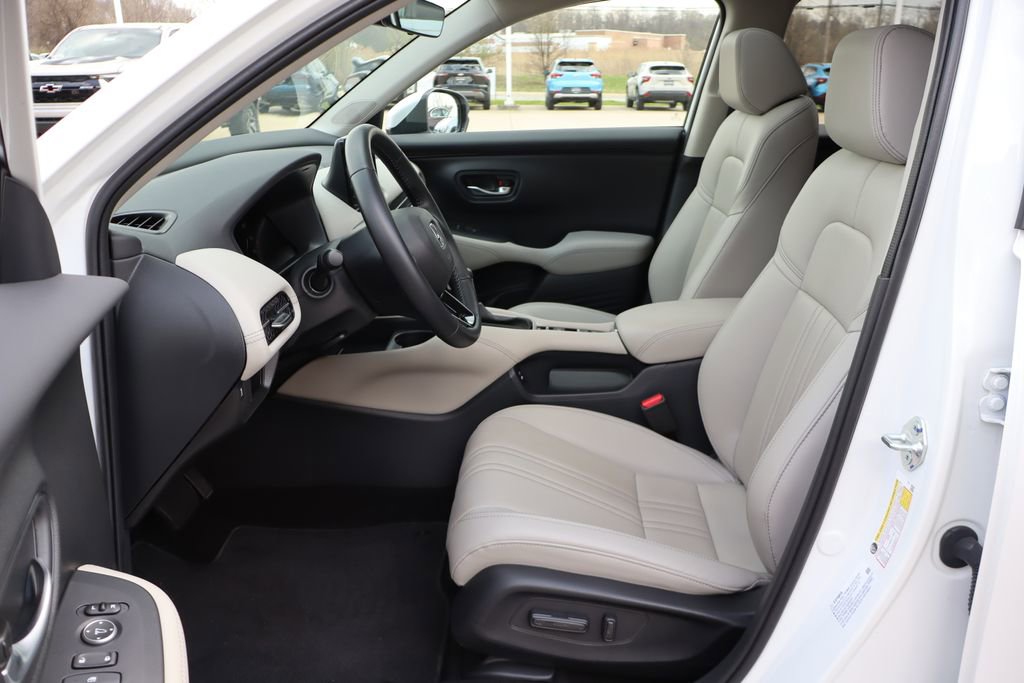 Used 2025 Honda HR-V EX-L image 8