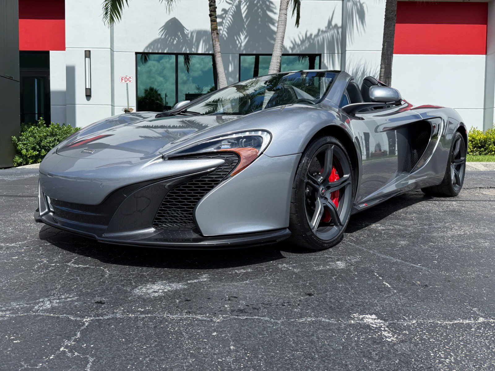 Used 2015 McLaren 650S Spider RWD image 8
