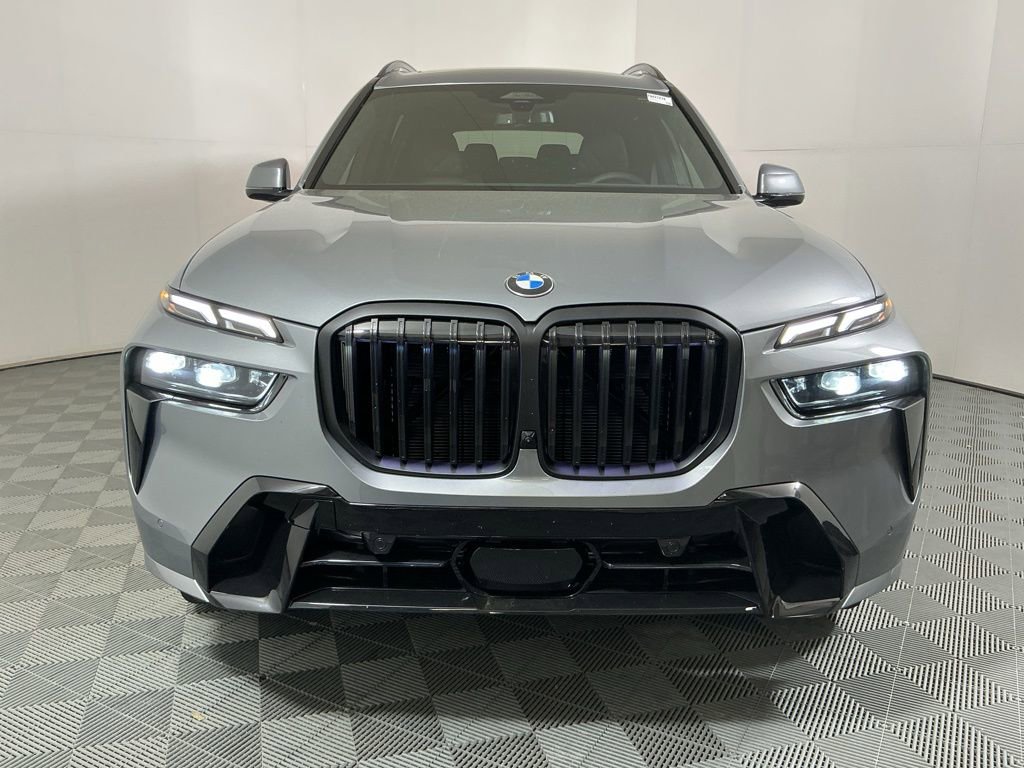New 2026 BMW X7 xDrive40i w/ M Sport Package AWD/4WD image 3