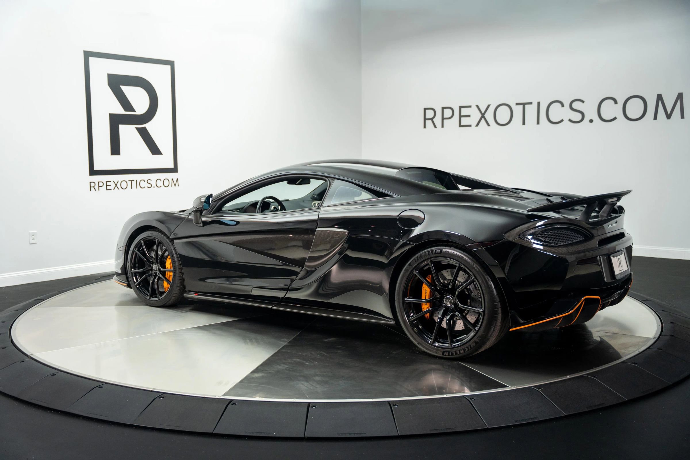 Used 2017 McLaren 570S Coupe image 8