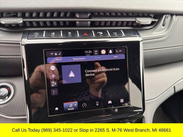 Used 2025 Jeep Grand Cherokee Altitude image 16