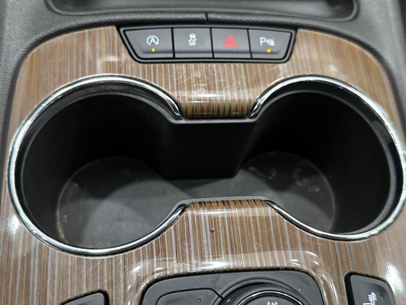 Used 2023 GMC Acadia SLE w/ Driver Convenience Package image 26