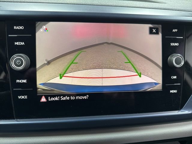 Used 2022 Volkswagen Taos SE image 2