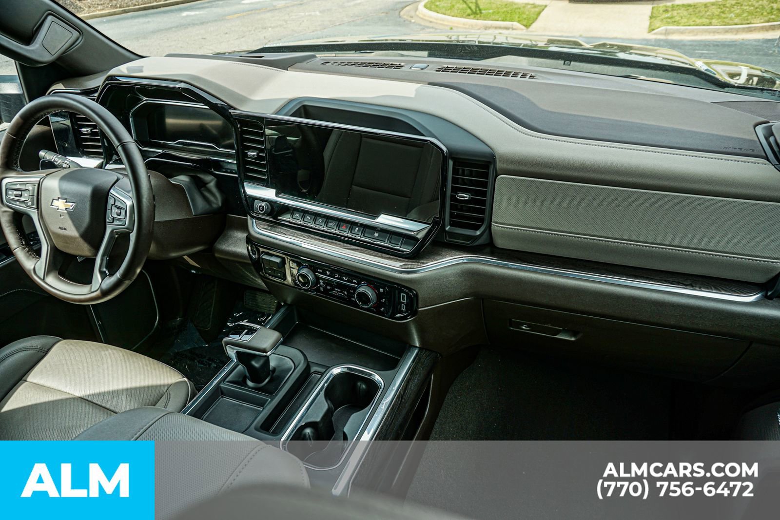 Used 2025 Chevrolet Silverado 1500 LTZ w/ LTZ Convenience Package II RWD image 26