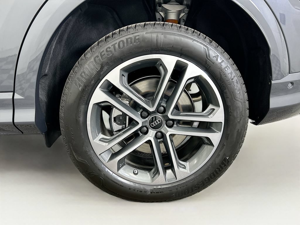 Used 2025 Audi Q5 Premium AWD/4WD image 30