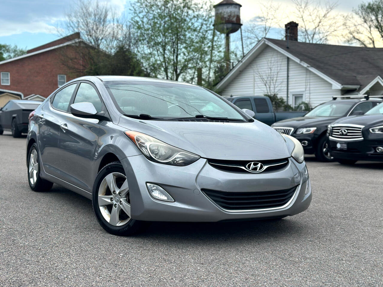 Used 2013 Hyundai Elantra GLS w/ Preferred Pkg image 2