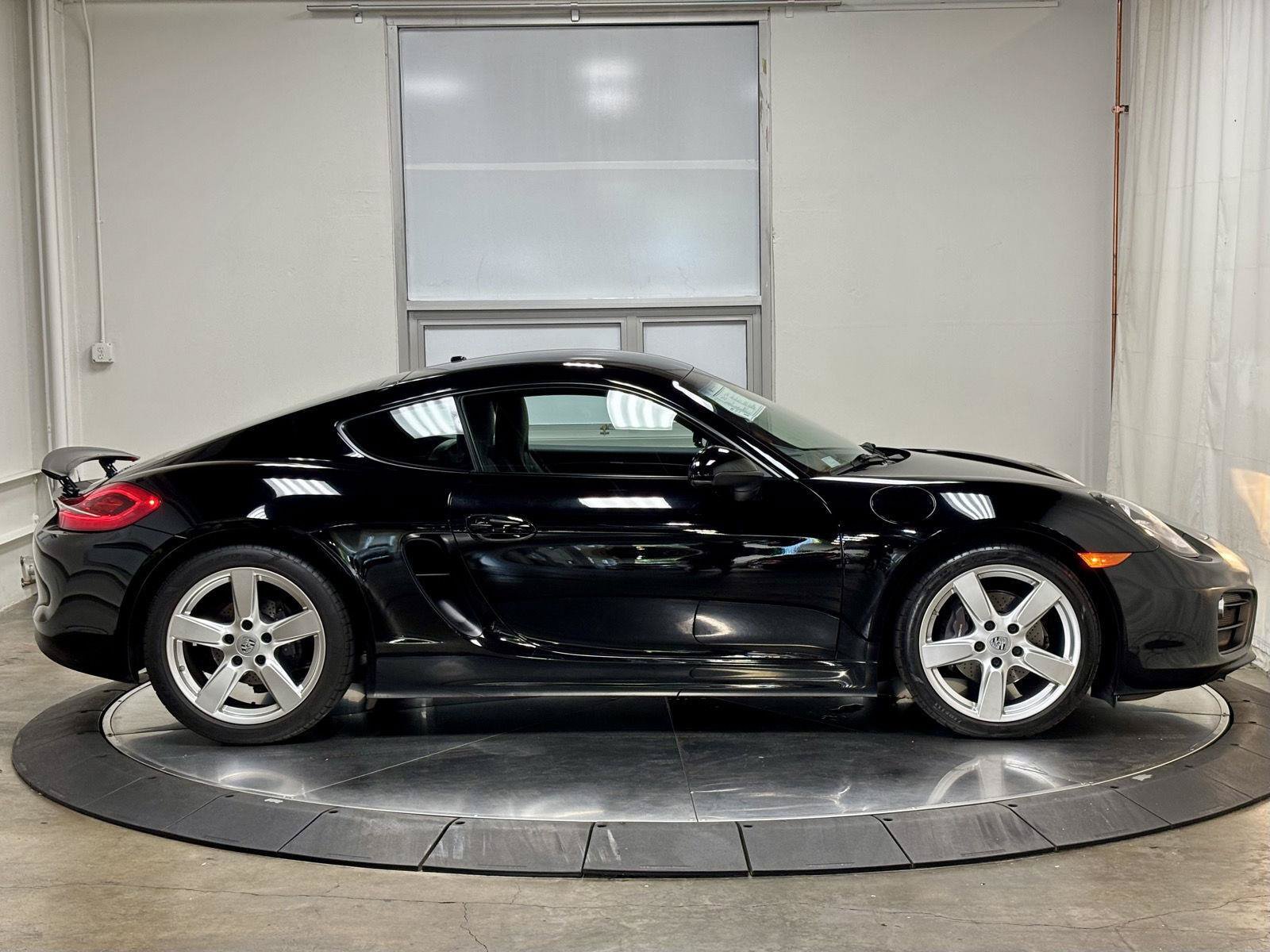 Used 2015 Porsche Cayman RWD image 10