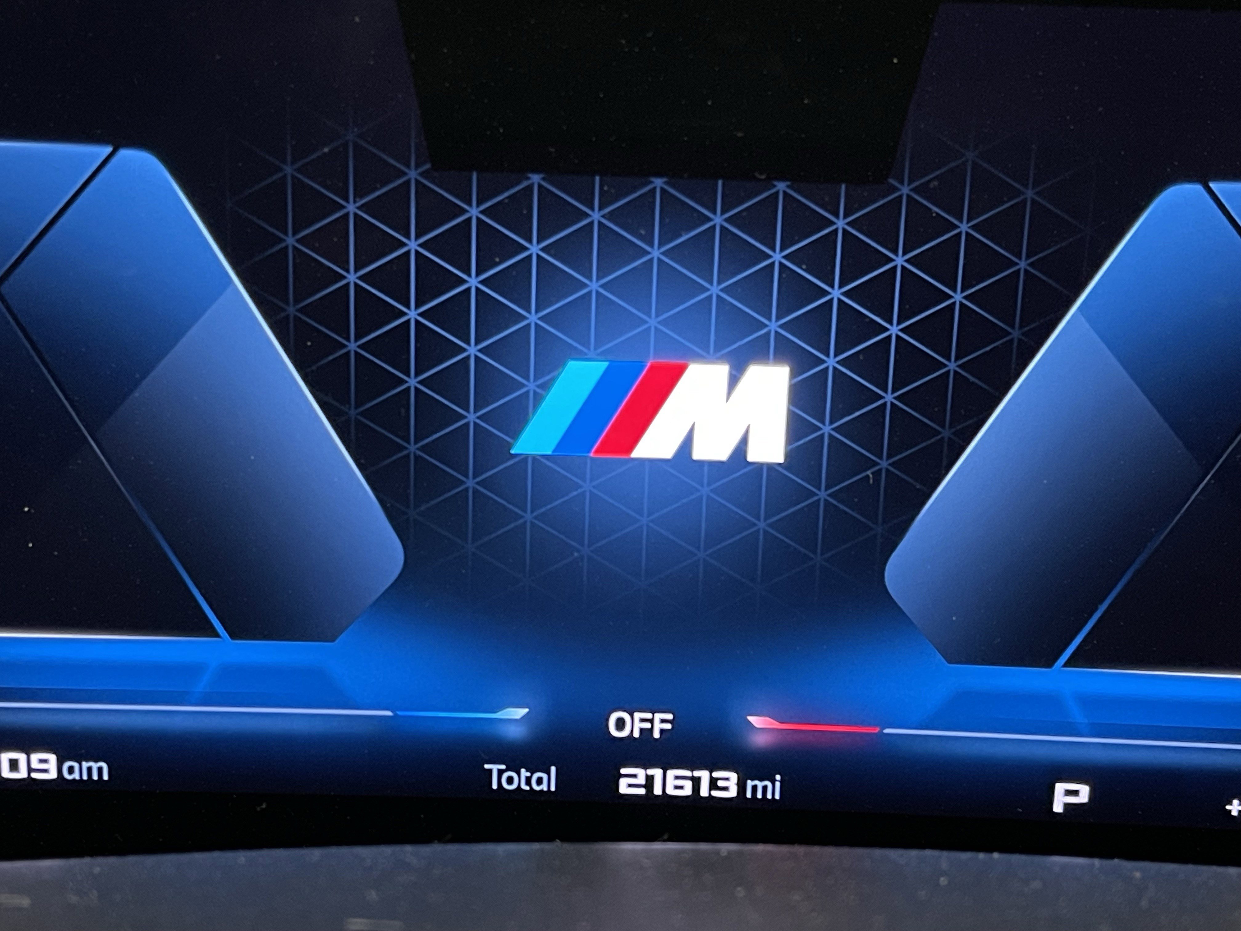 Used 2024 BMW X7 M60i w/ Executive Package image 31