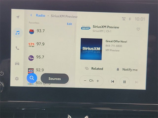 Used 2023 Toyota Corolla Cross XLE image 13