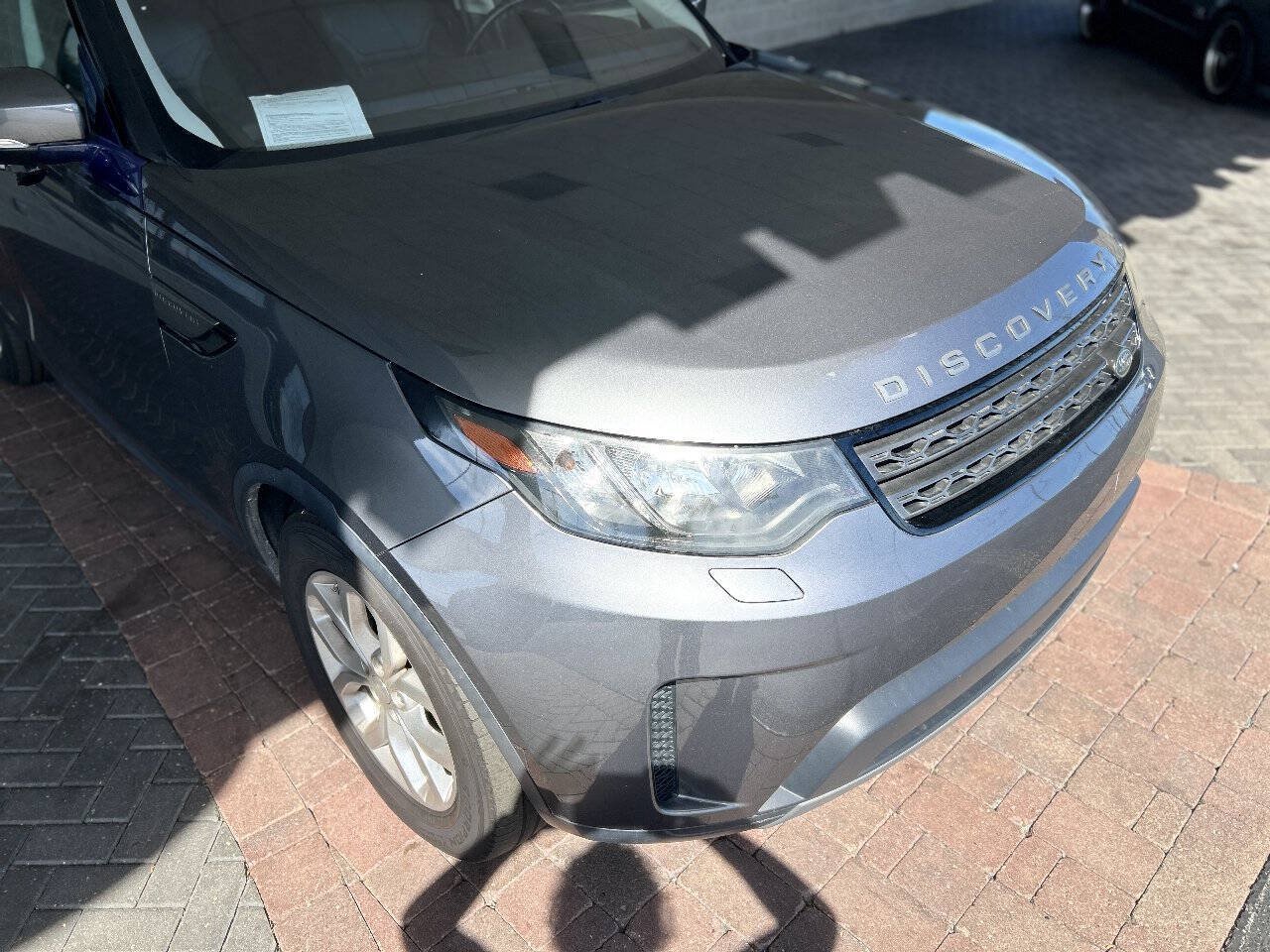 Used 2018 Land Rover Discovery SE AWD/4WD image 29