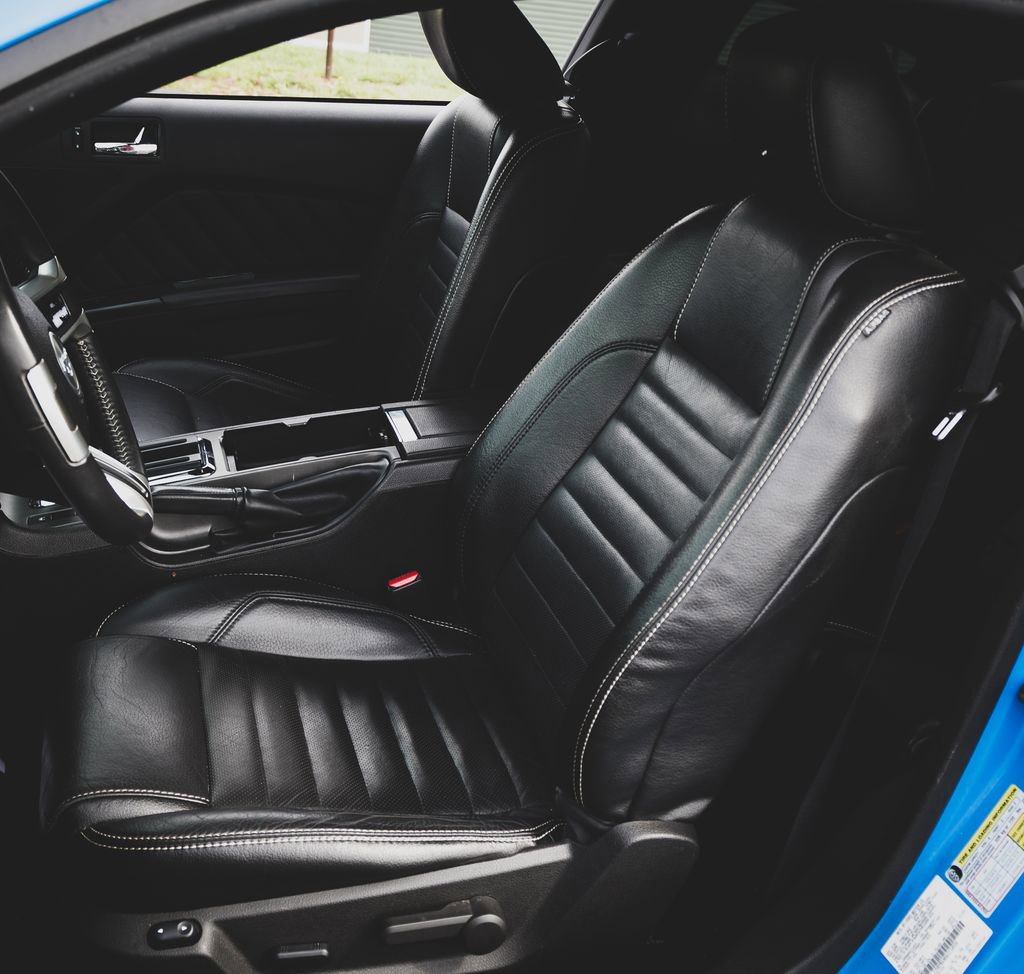 Used 2010 Ford Mustang Coupe RWD image 15