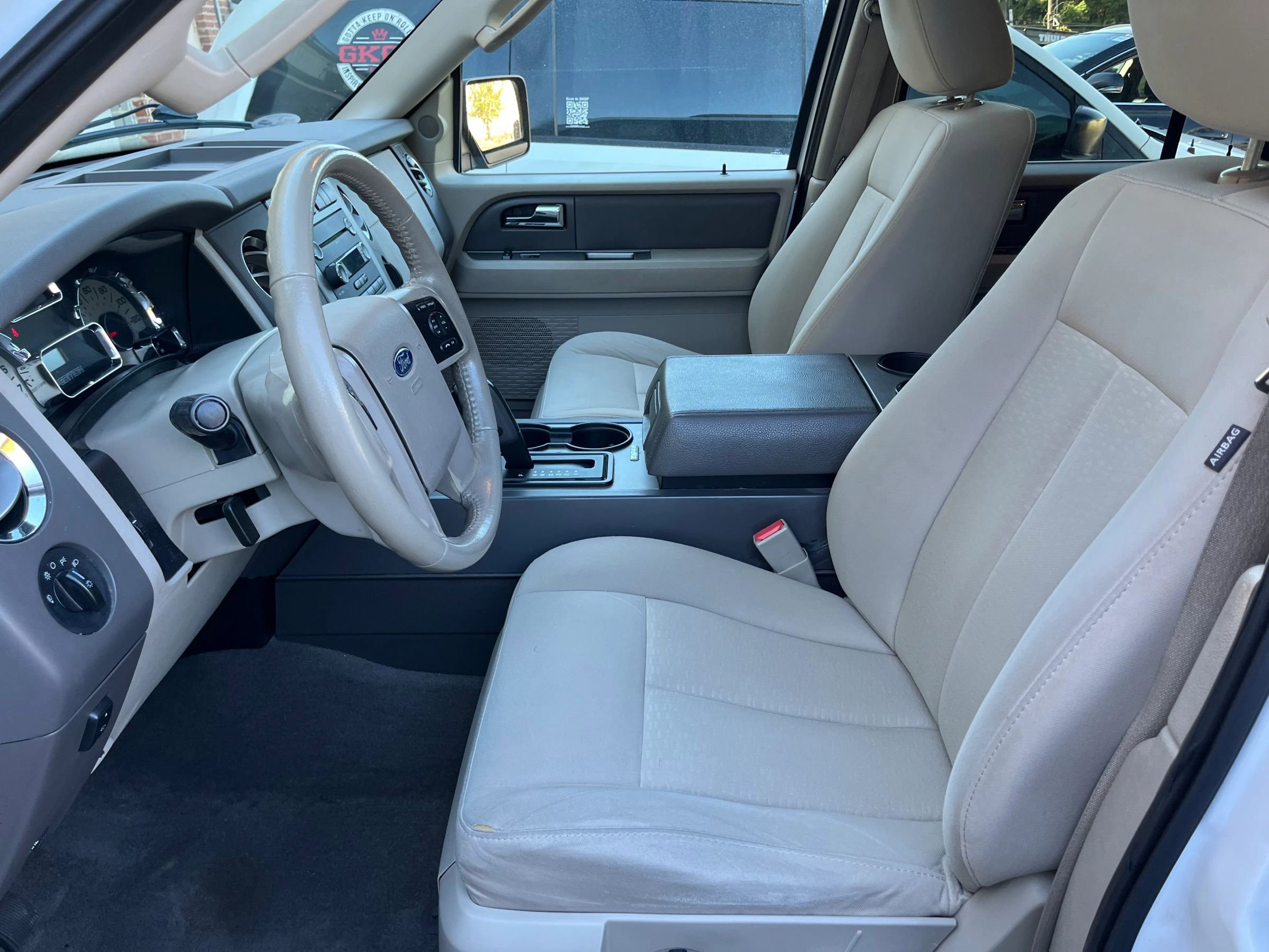 Used 2011 Ford Expedition XLT w/ HD Trailer Tow Pkg image 9