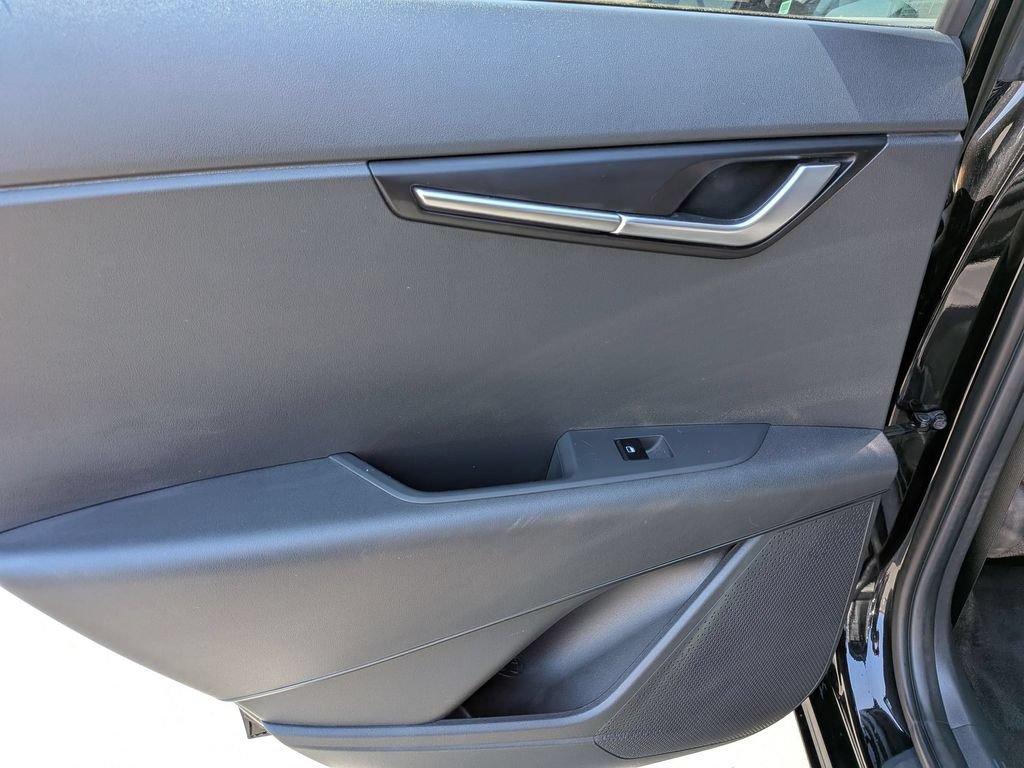 Used 2025 Kia Niro LX FWD image 25