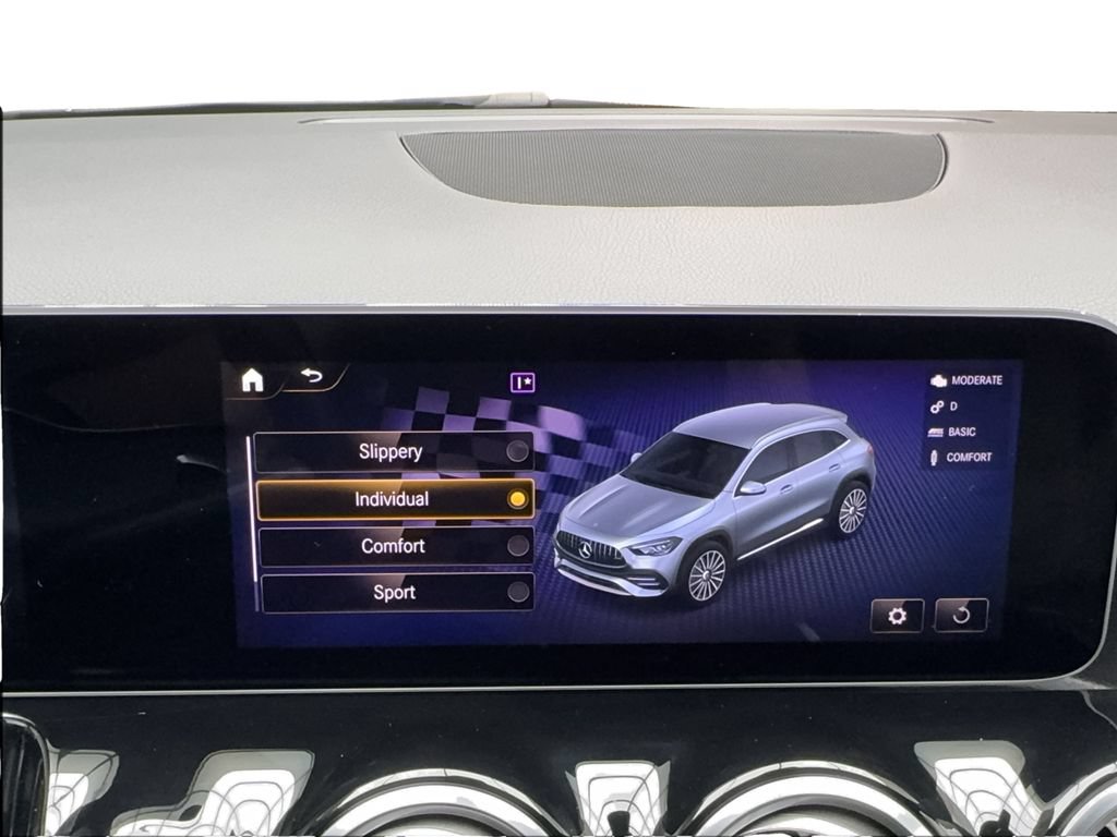 Used 2021 Mercedes-Benz GLA 35 AMG 4MATIC image 55