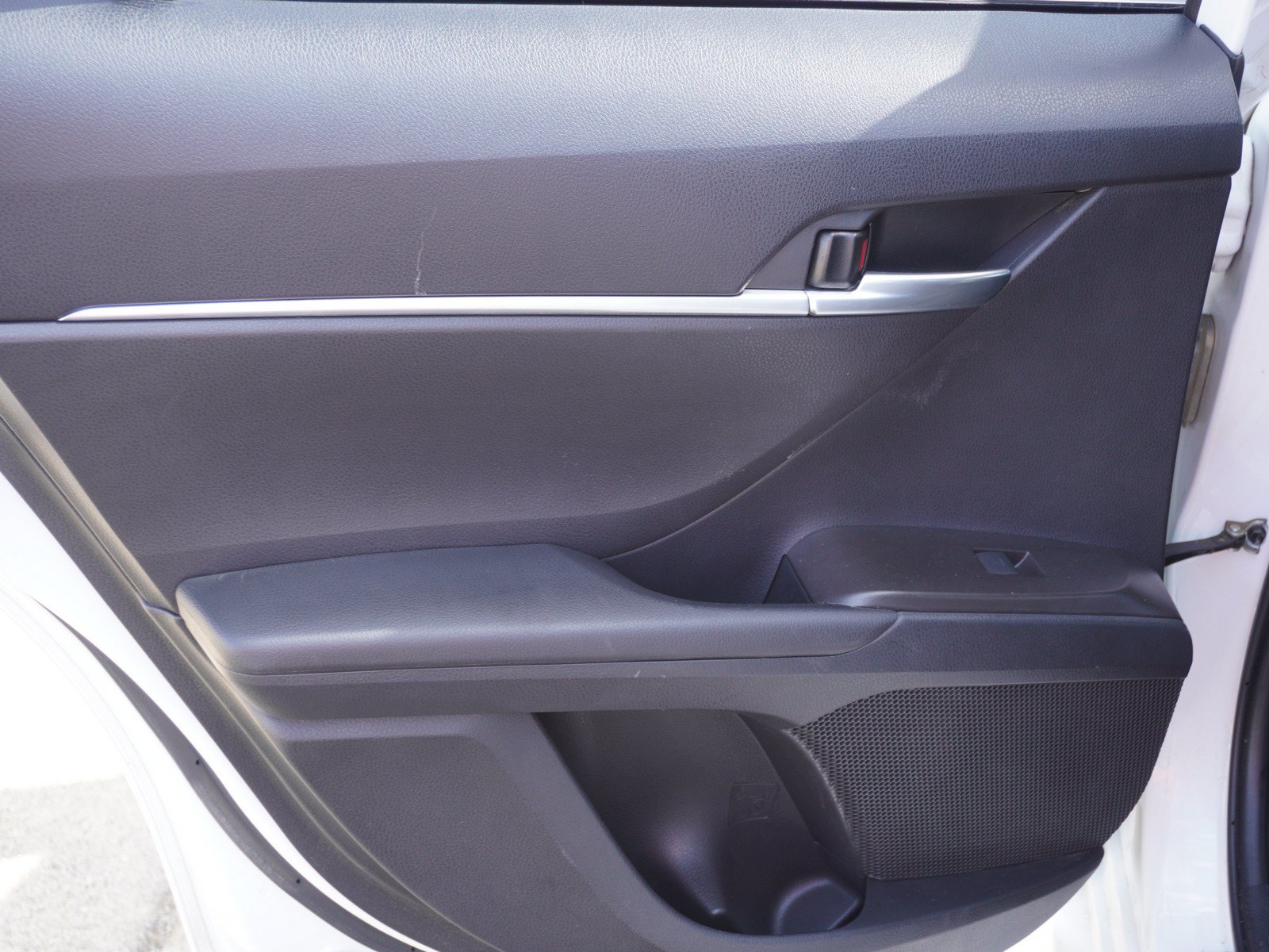 Used 2023 Toyota Camry SE FWD image 11