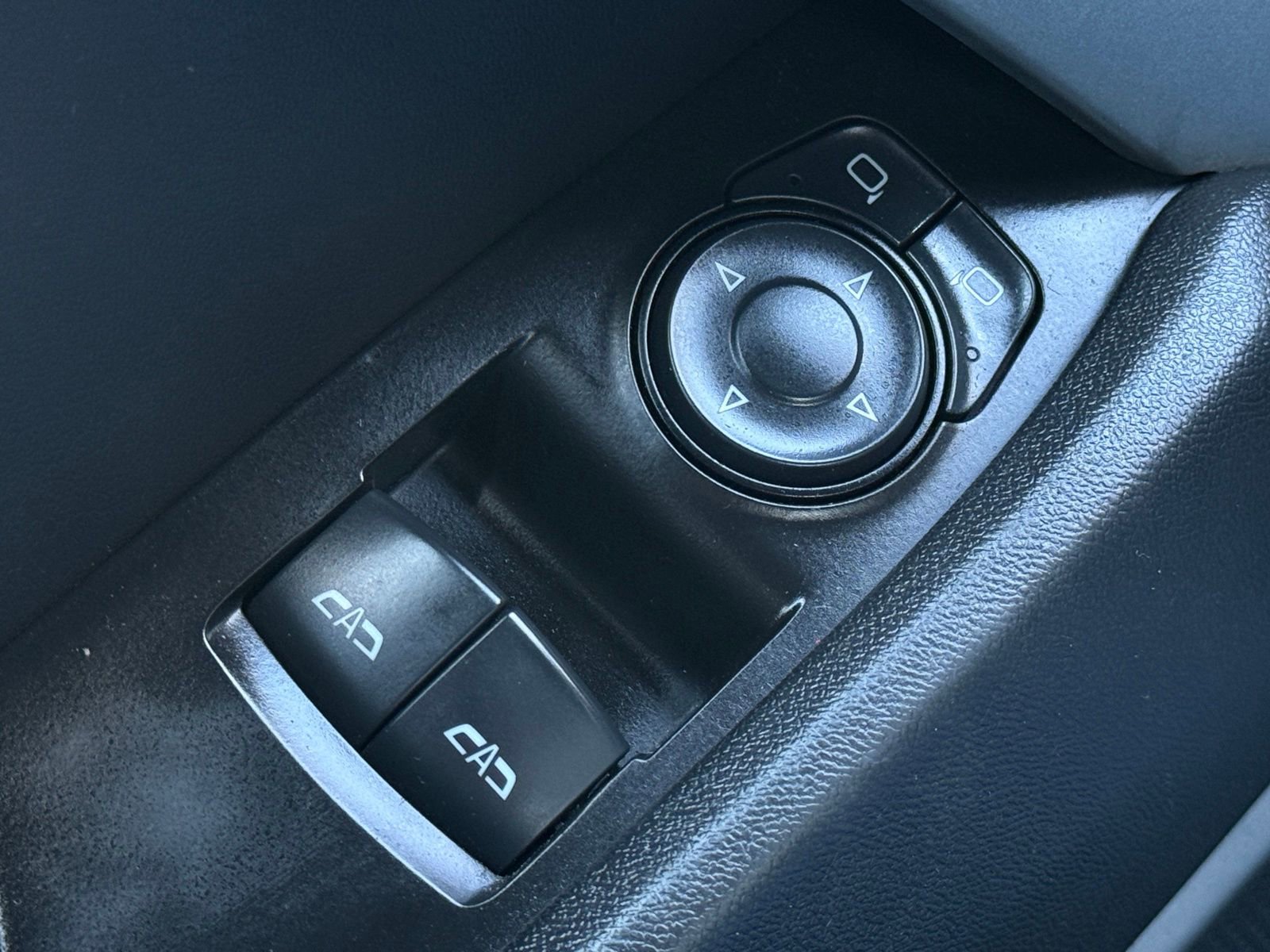 Used 2017 Chevrolet Camaro LT RWD image 33