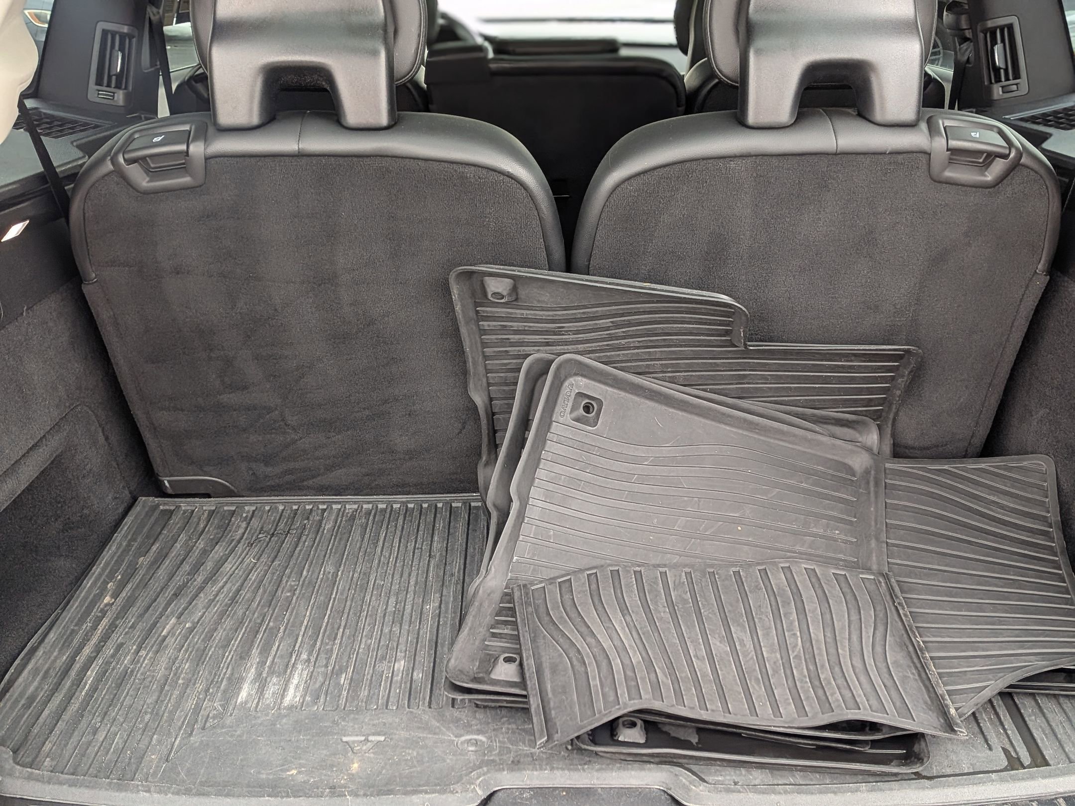 Used 2022 Volvo XC90 T5 Momentum w/ Climate Package image 36