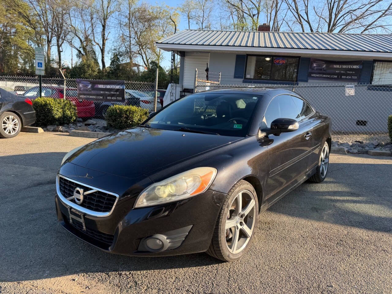Used 2012 Volvo C70 T5 FWD image 1
