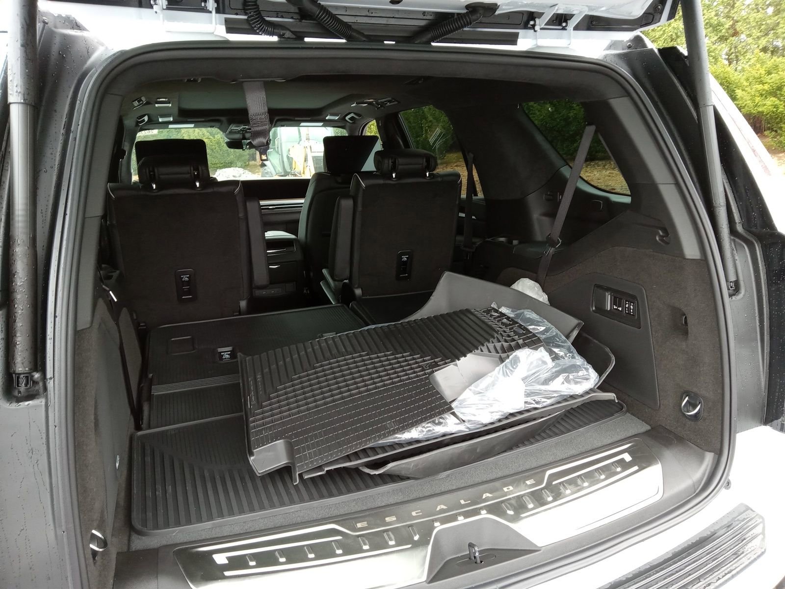 New 2026 Cadillac Escalade Platinum Sport w/ LPO, ONYX Package image 29