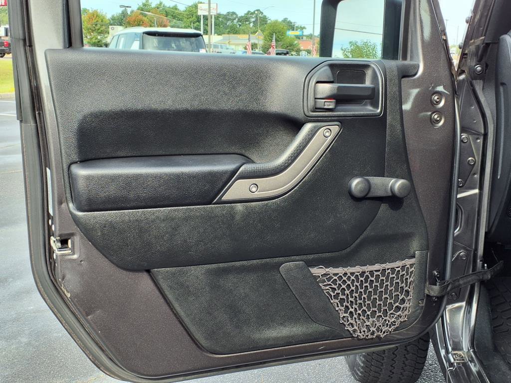 Used 2017 Jeep Wrangler Unlimited Sport image 4