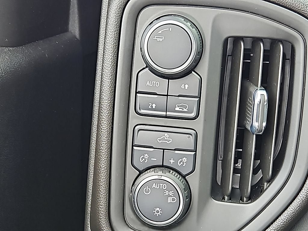 Certified 2023 Chevrolet Silverado 1500 Custom AWD/4WD image 22