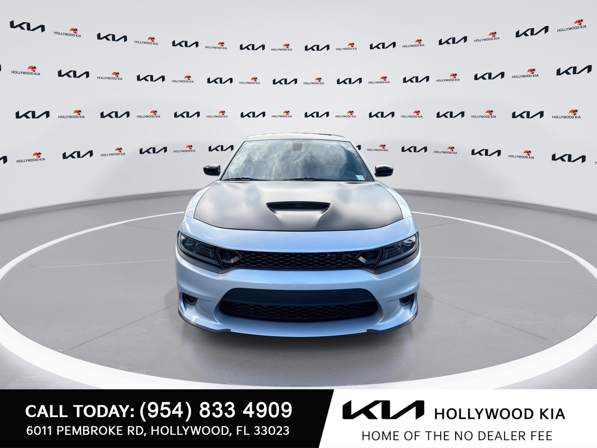 Used 2023 Dodge Charger Scat Pack w/ Navigation & Travel Group RWD image 3