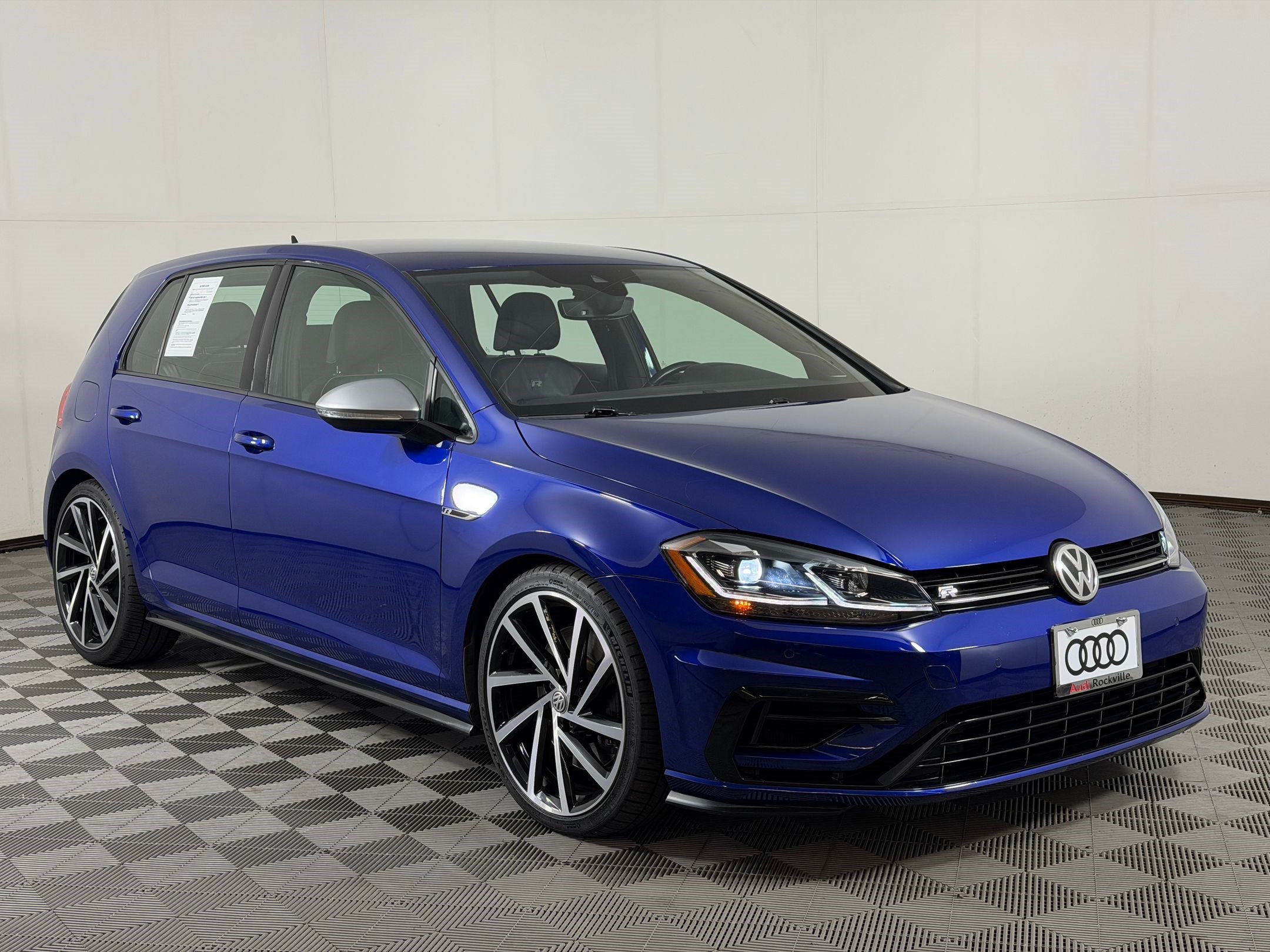 Used 2018 Volkswagen Golf R 4-Door AWD/4WD image 7