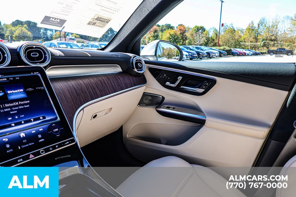 Used 2025 Mercedes-Benz GLC 300 4MATIC image 42