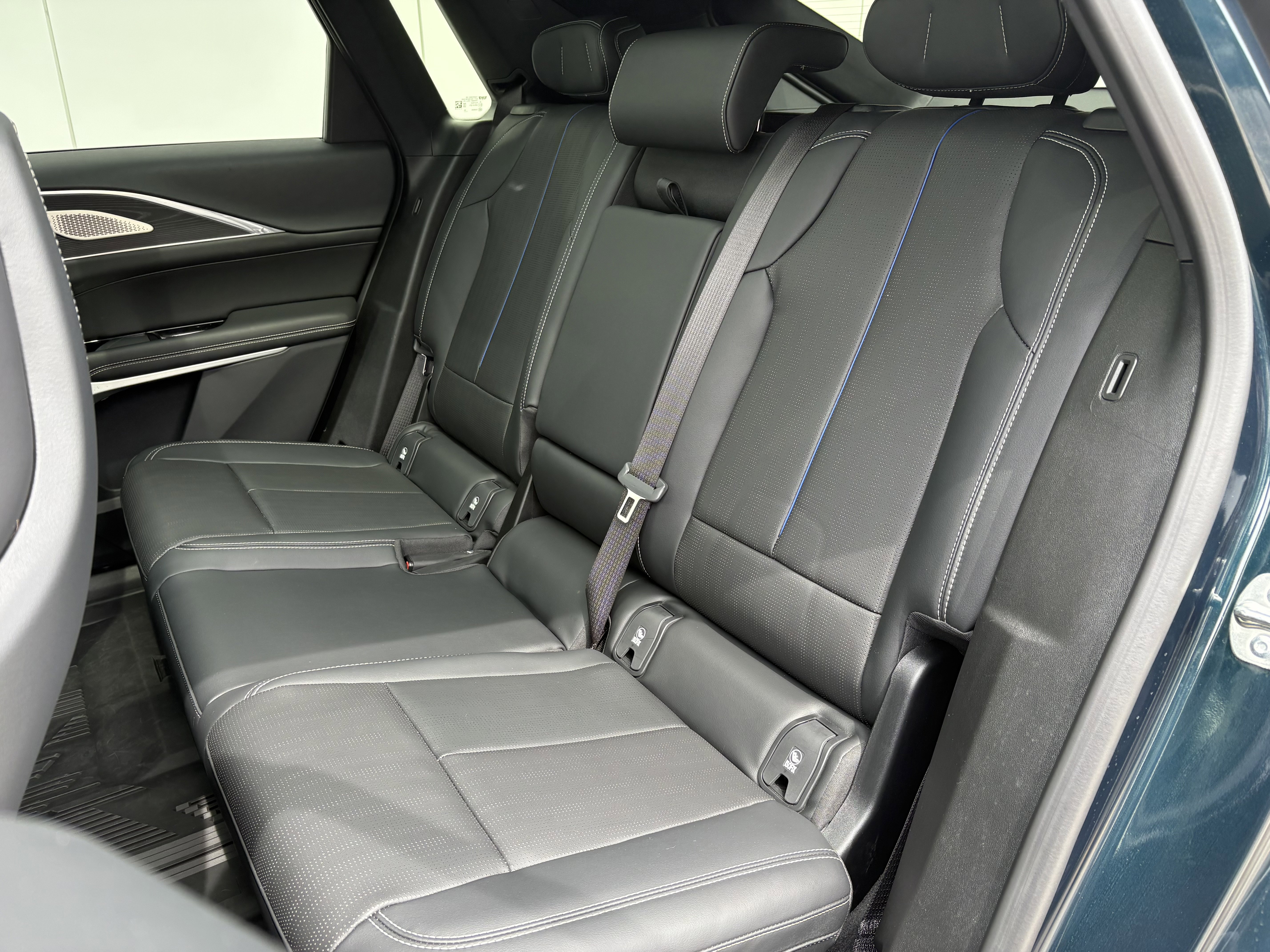 Certified 2024 Cadillac Lyriq Luxury w/ LPO, Floor Liner Package AWD/4WD image 13