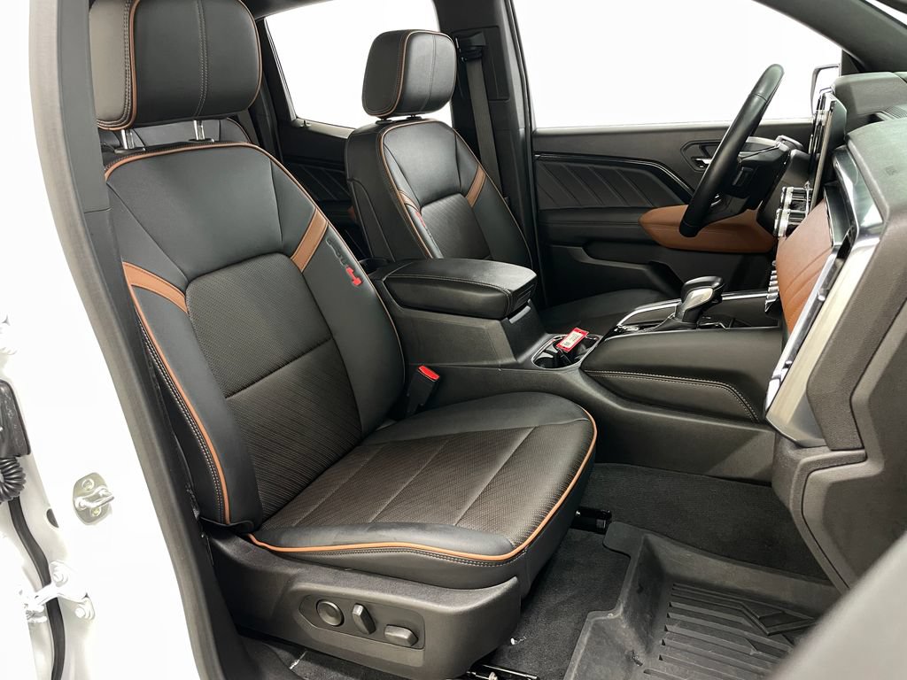 Used 2024 GMC Canyon AT4 w/ AT4 Premium Package AWD/4WD image 35
