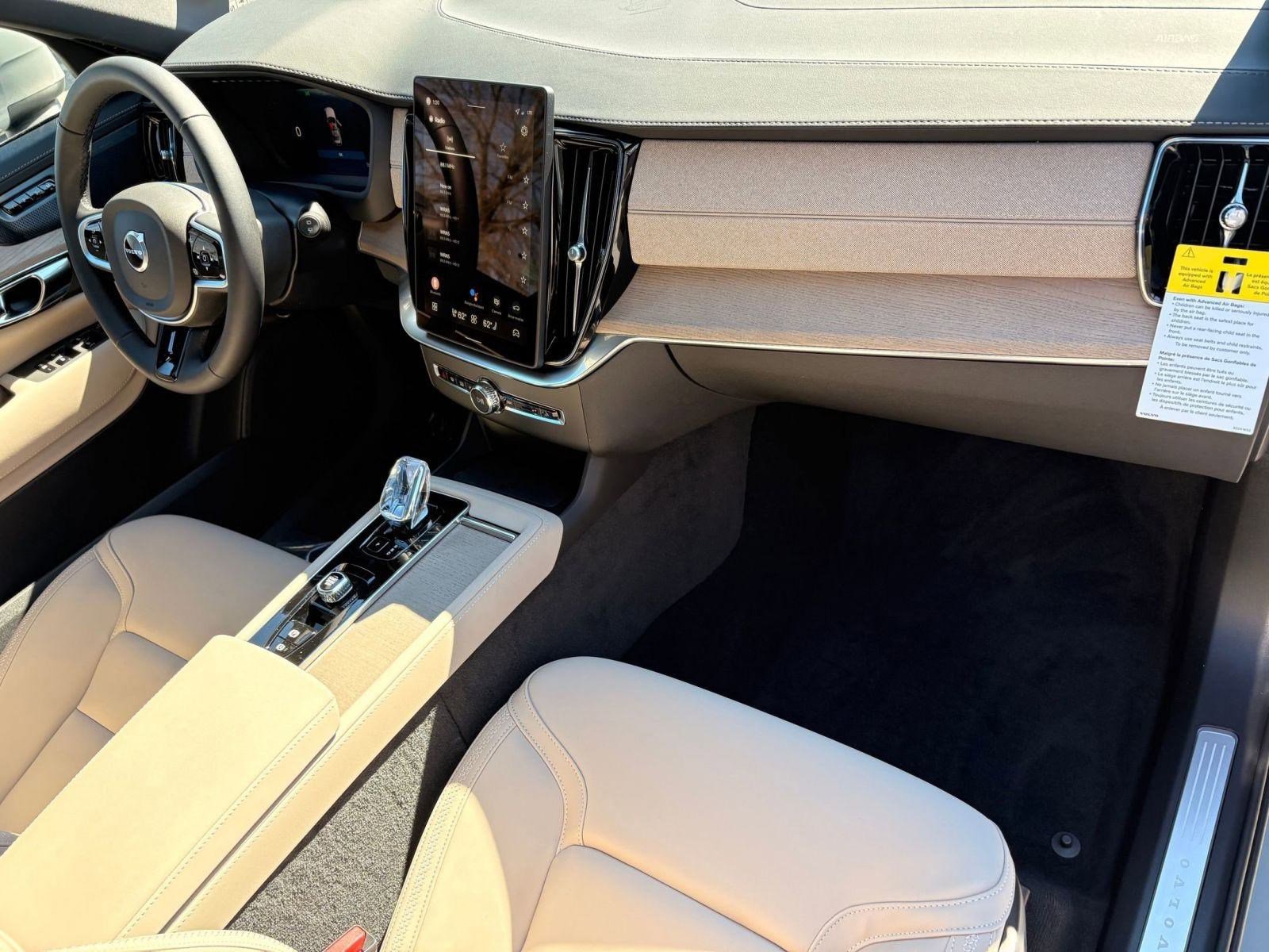 New 2026 Volvo XC90 B6 Plus w/ Protection Package Premier image 28