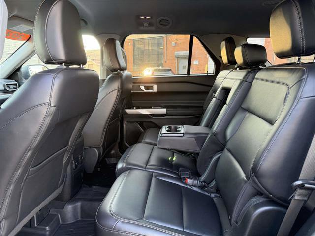 Used 2023 Ford Explorer XLT w/ Equipment Group 202A image 12