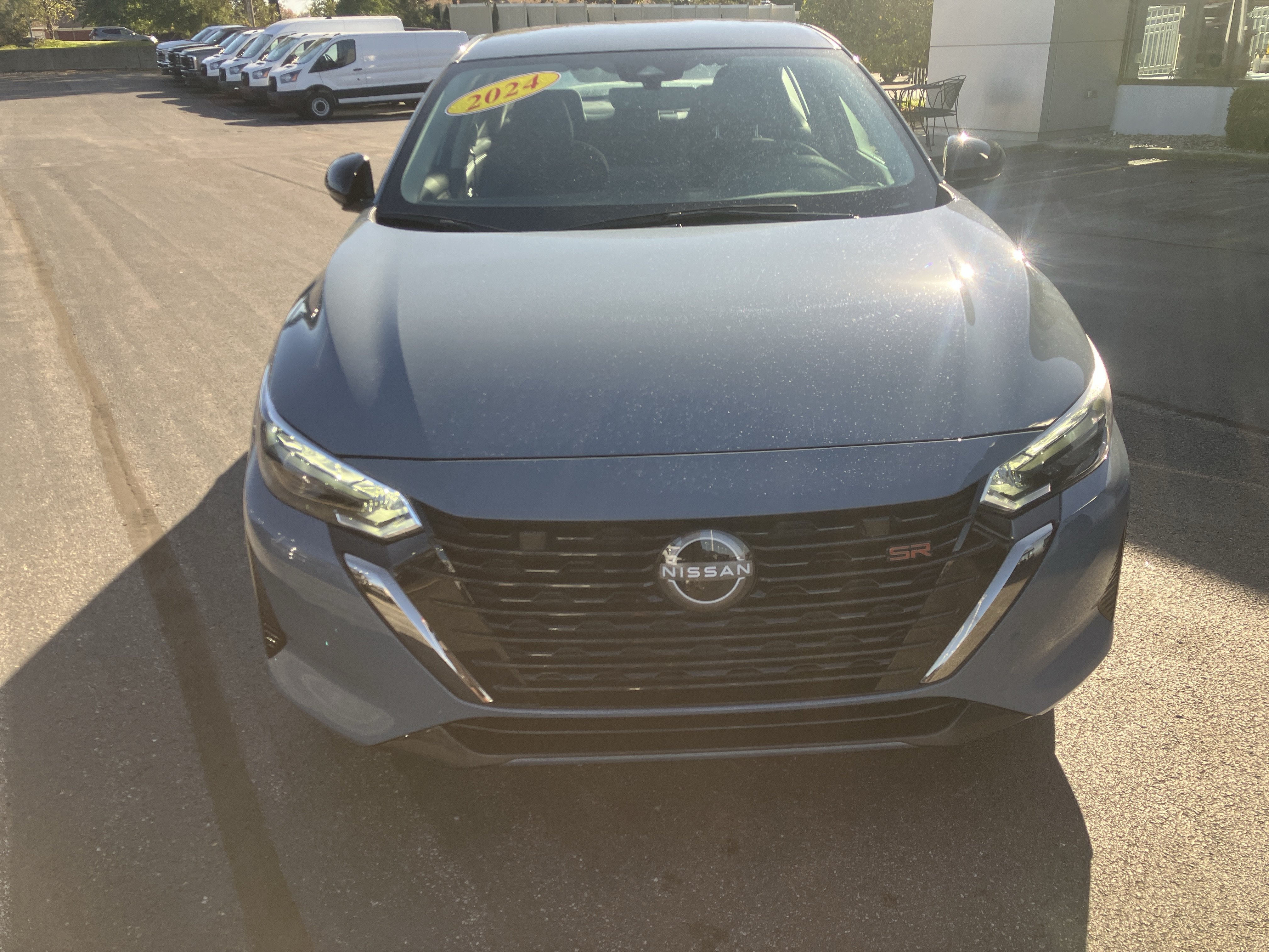 Used 2024 Nissan Sentra SR FWD image 2