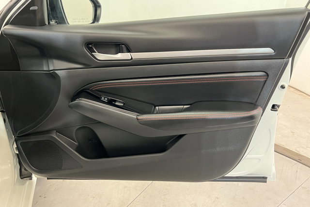 Used 2023 Nissan Altima 2.5 SR image 22