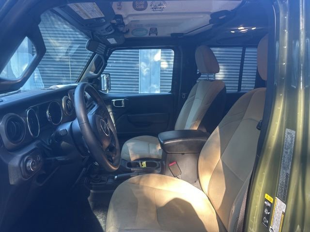 Used 2023 Jeep Gladiator Sport AWD/4WD image 9
