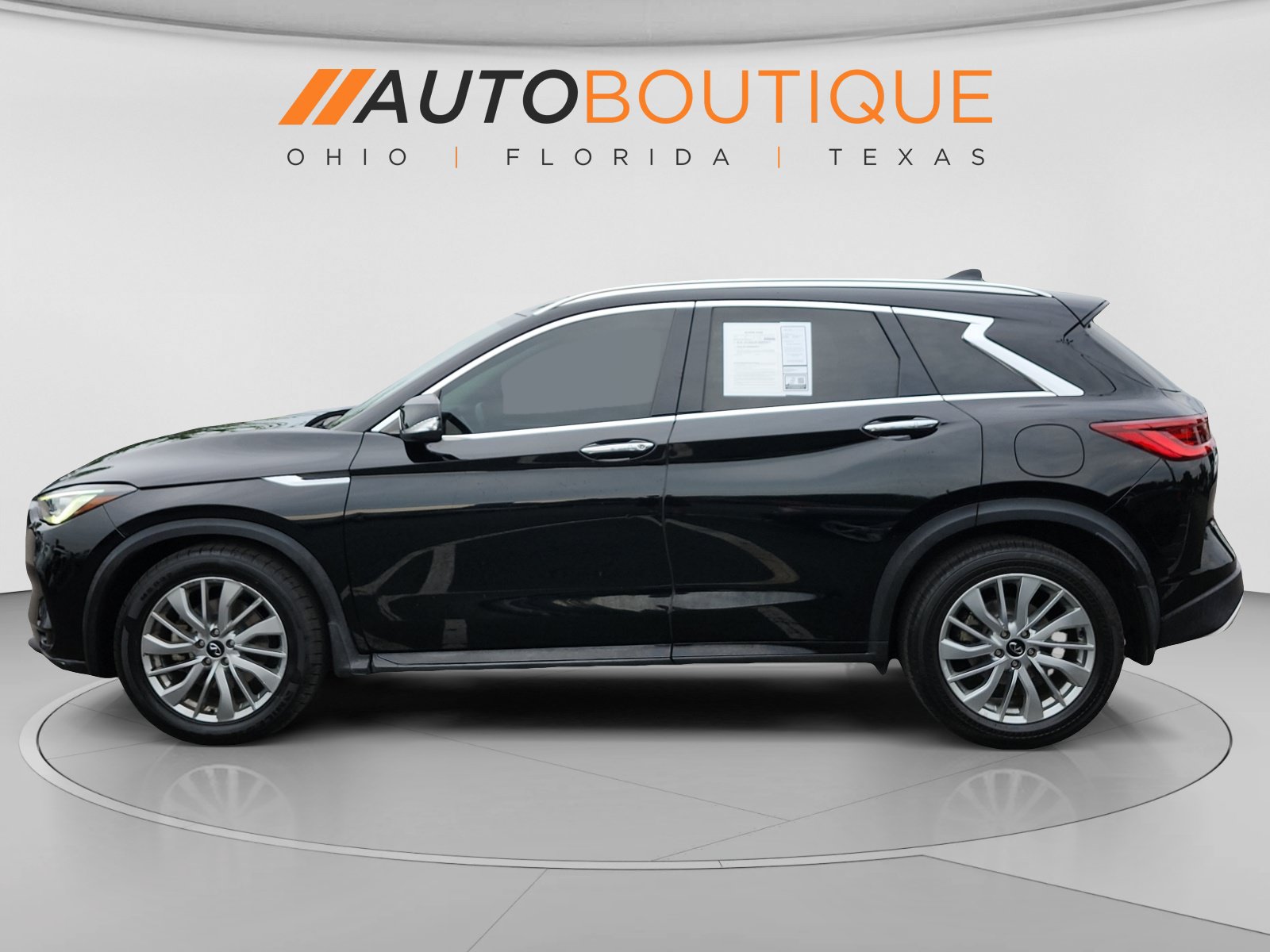Used 2023 INFINITI QX50 Luxe AWD/4WD image 2