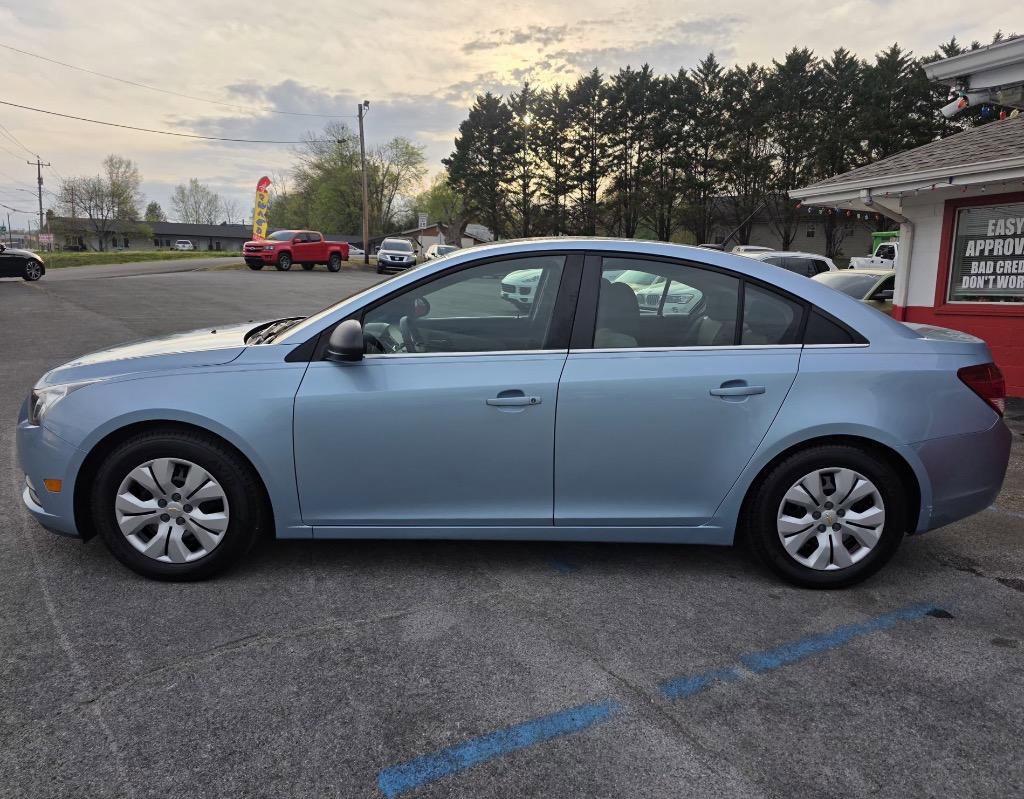 Used 2012 Chevrolet Cruze LS FWD image 3
