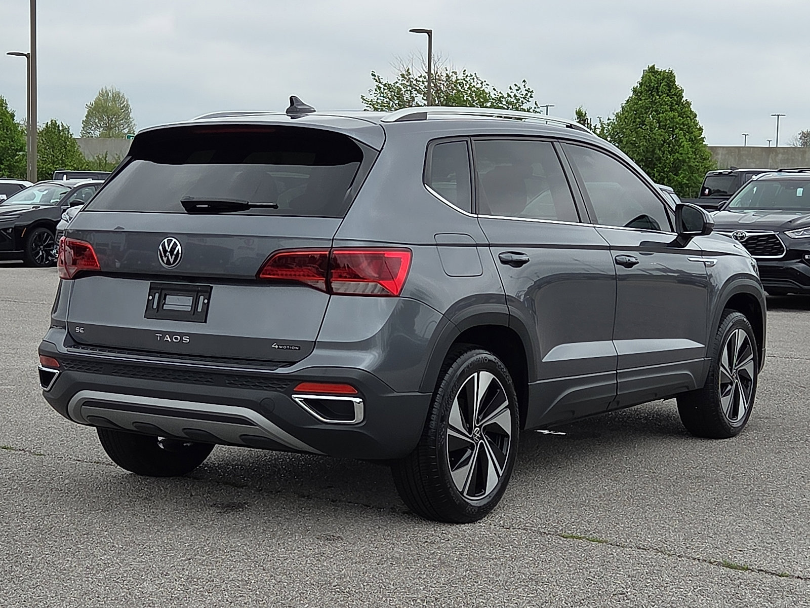 Used 2024 Volkswagen Taos SE AWD/4WD image 5