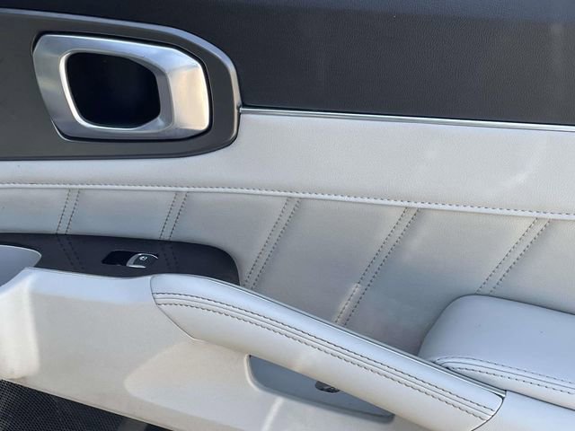Certified 2022 Kia Sorento SX image 16