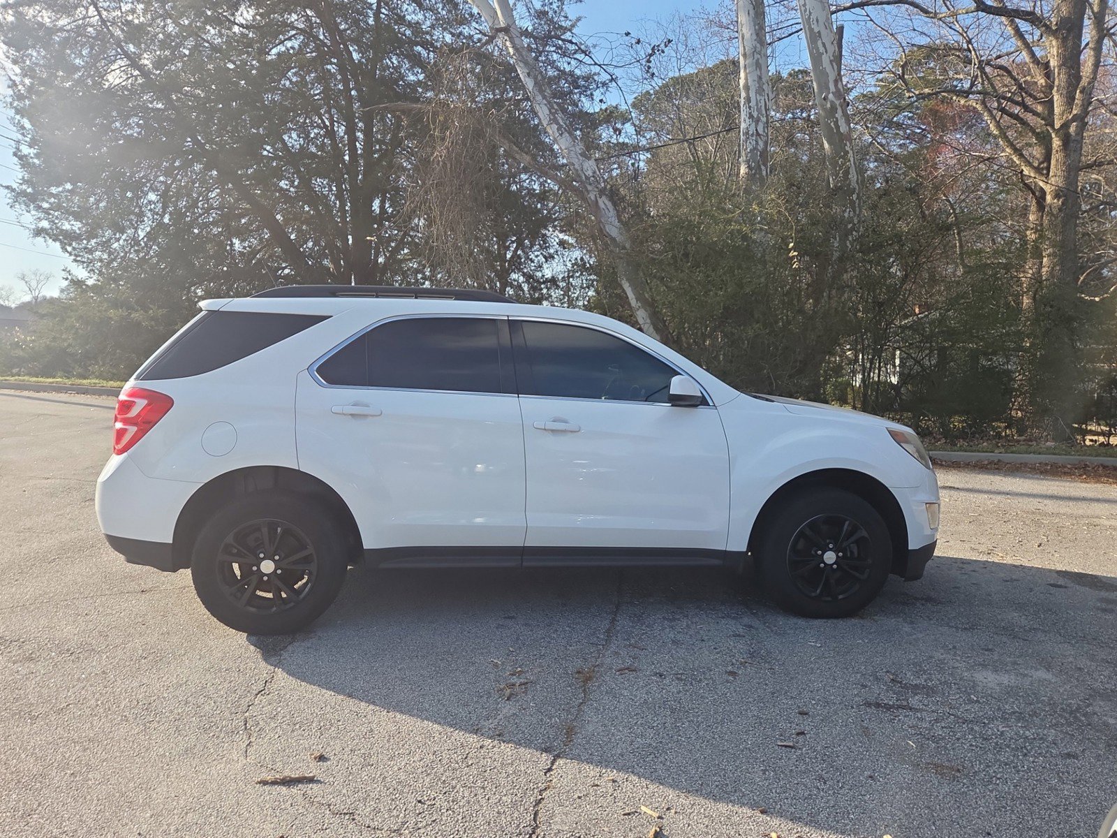 Used 2017 Chevrolet Equinox LT FWD image 6