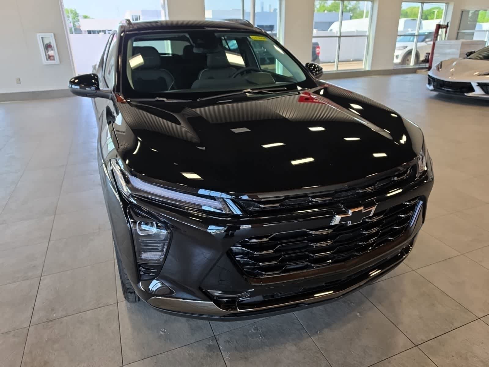 Used 2025 Chevrolet Trax ACTIV w/ Driver Confidence Package FWD image 4