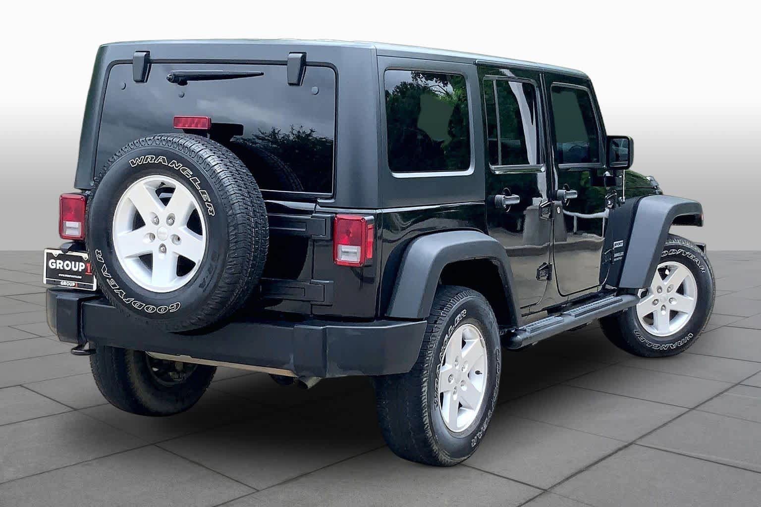 Used 2017 Jeep Wrangler Unlimited Sport w/ Quick Order Package 24S AWD/4WD image 12