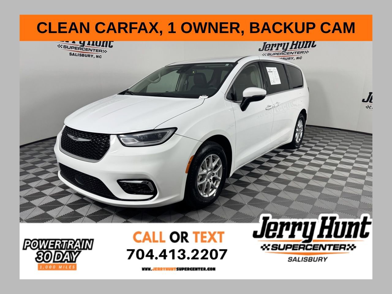 Used 2023 Chrysler Pacifica Touring-L image 1