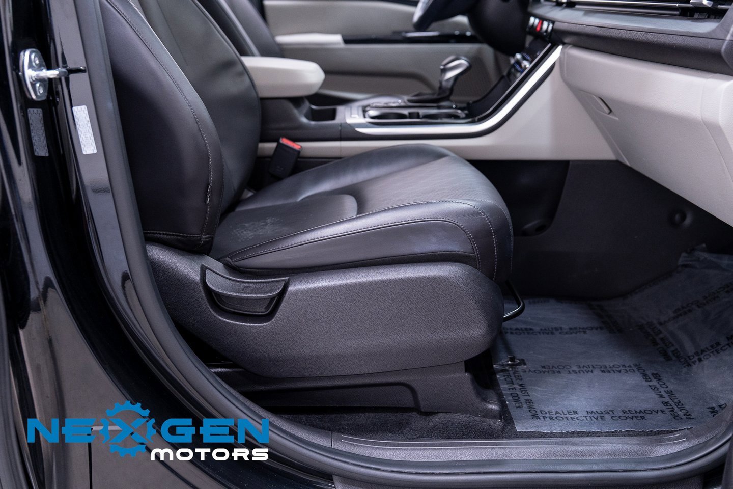 Used 2024 Kia Carnival EX image 51