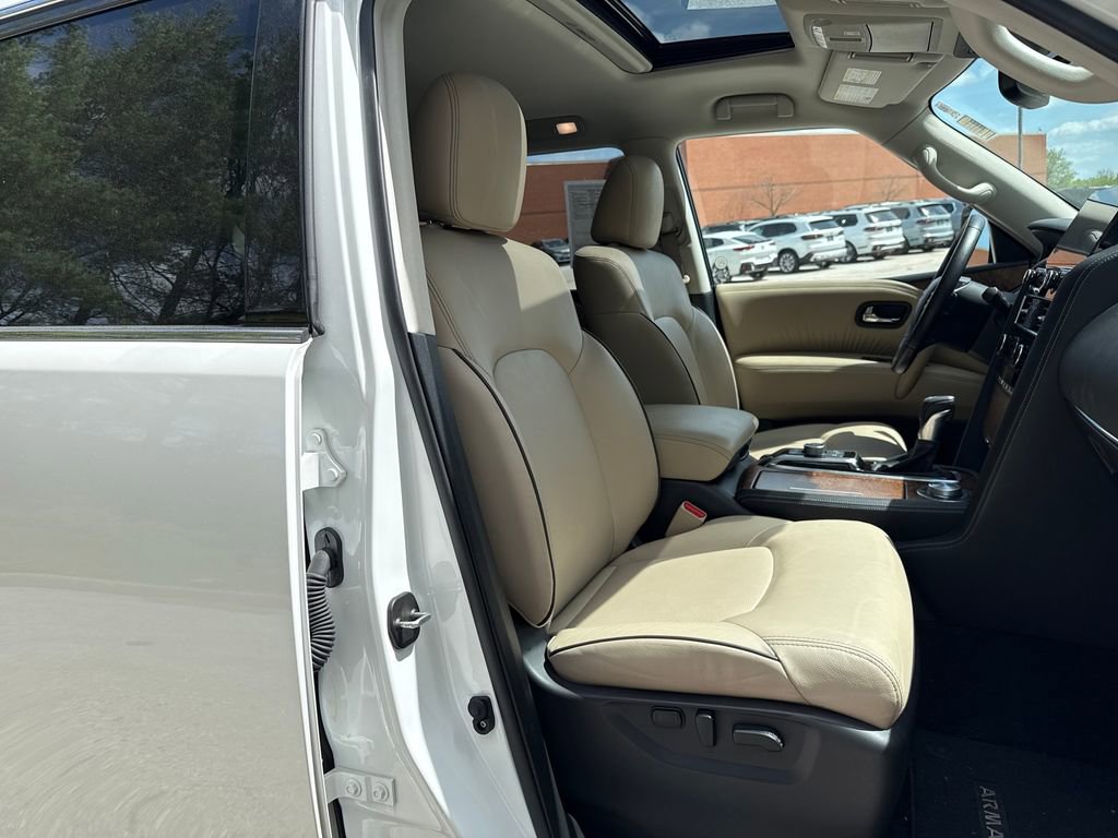 Used 2024 Nissan Armada SL w/ Captain's Chairs Package image 31