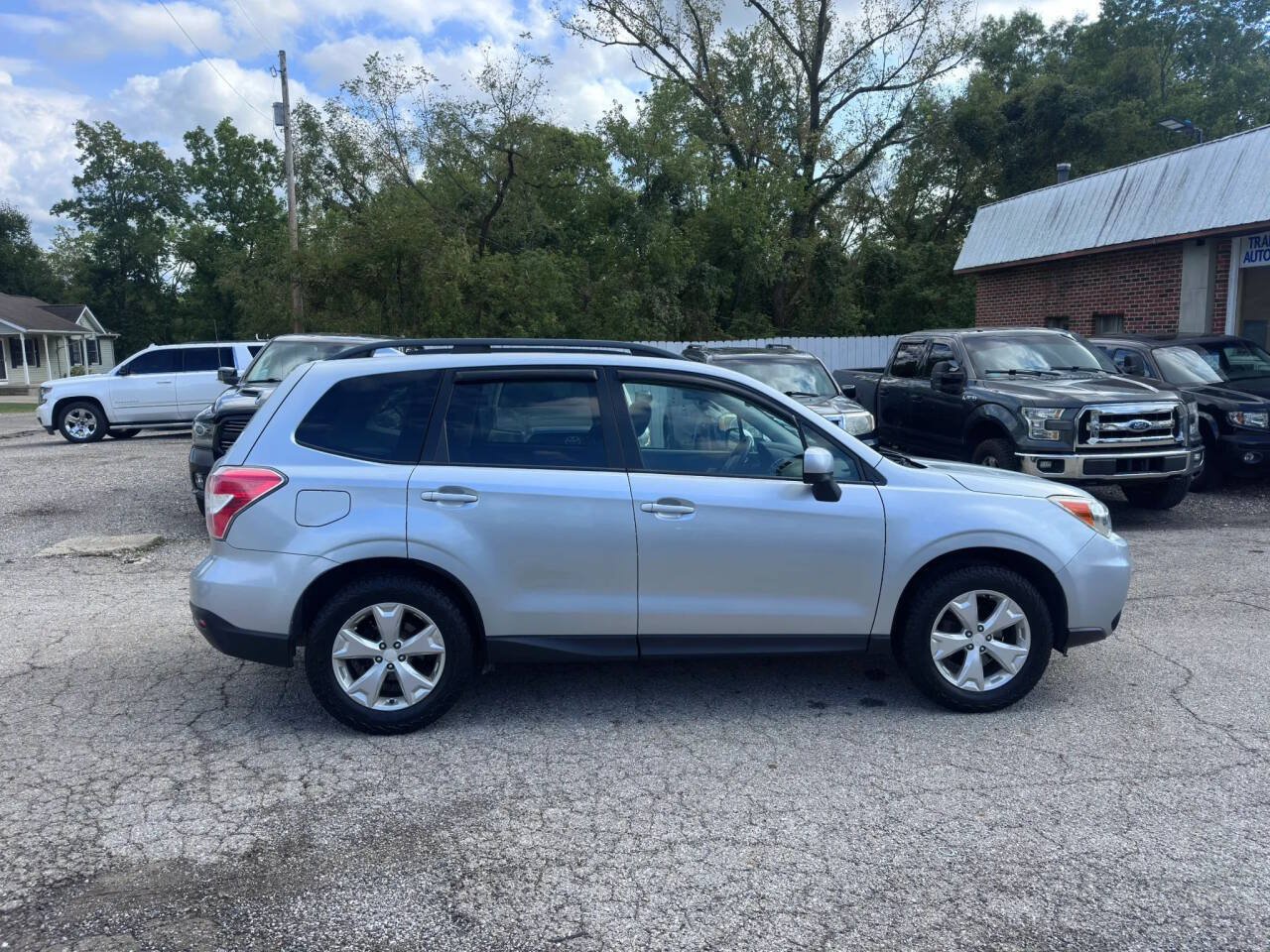 Used 2016 Subaru Forester 2.5i Premium AWD/4WD image 4