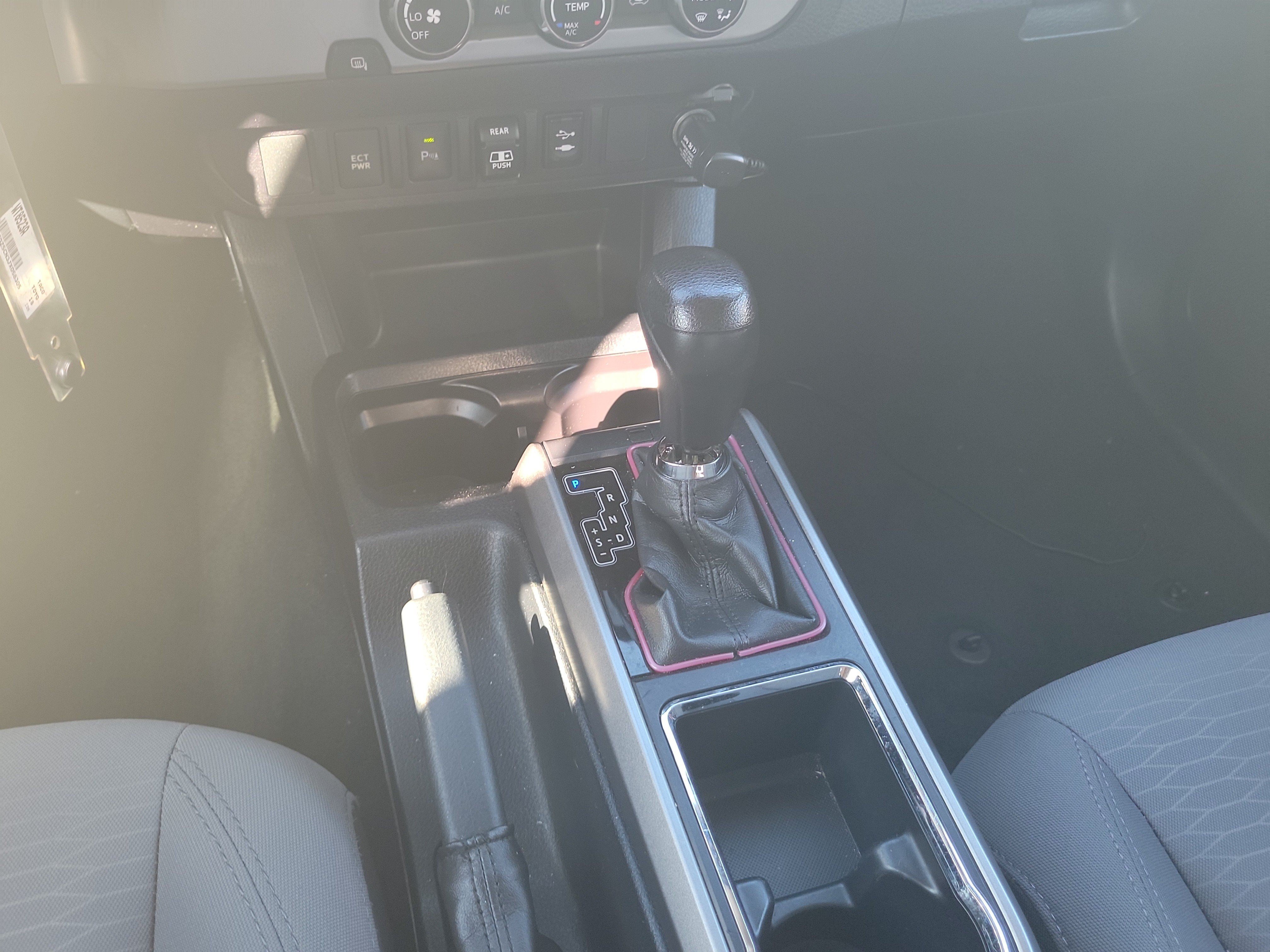 Used 2018 Toyota Tacoma SR5 RWD image 20