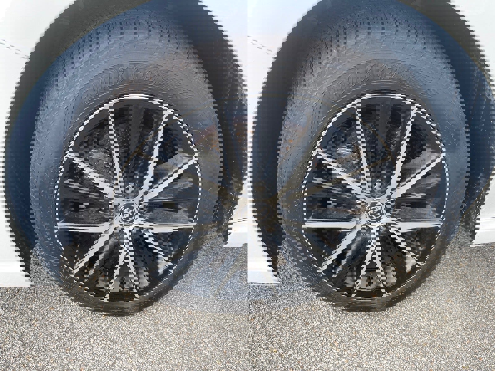 Used 2024 Toyota Camry SE image 6