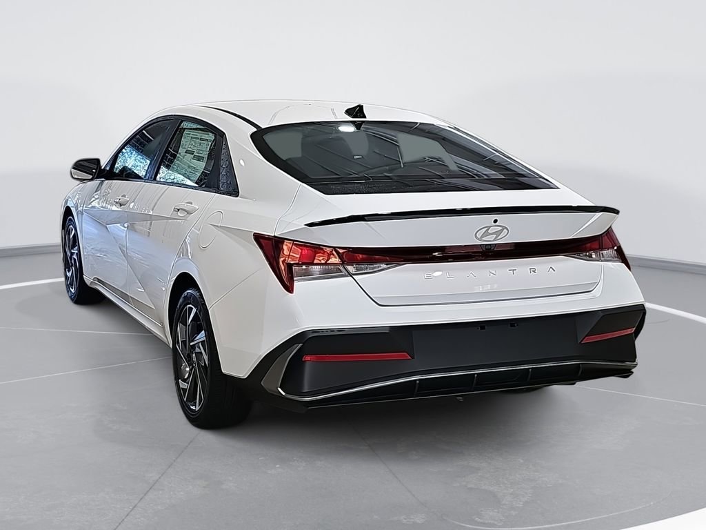 New 2025 Hyundai Elantra Sport image 7