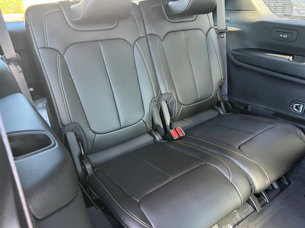 New 2026 Jeep Grand Cherokee L Limited AWD/4WD image 19